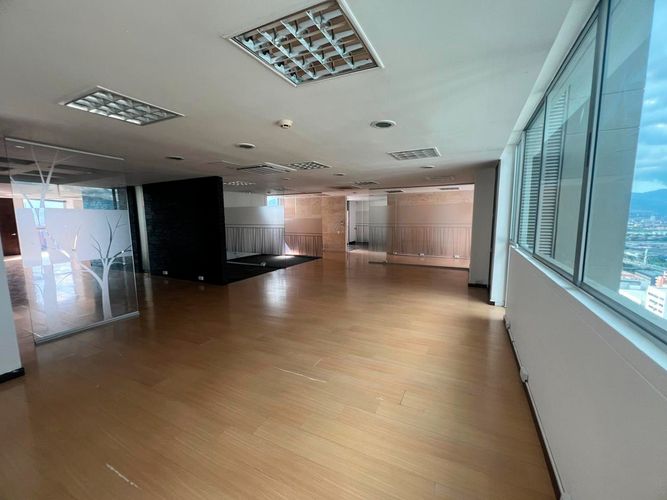 Oficina en arriendo en El Poblado, Medellín, 250 m² · foto 17 de 20