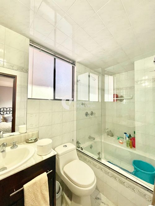 Apartamento de 4 alcobas en venta en El Nogal, Bogotá, 272 m² · foto 14 de 17