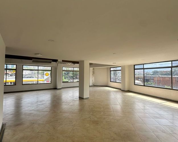 Oficina en venta en Villa Del Parque, Medellín, 226 m² · foto 2 de 9