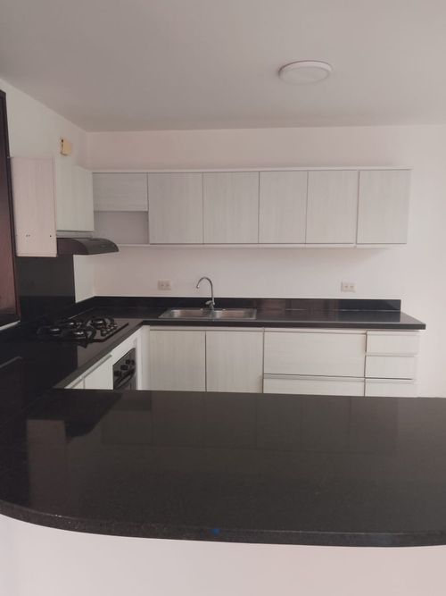 Casa de 4 alcobas en venta en El Castillo, Jamundí, 200 m² · foto 4 de 24