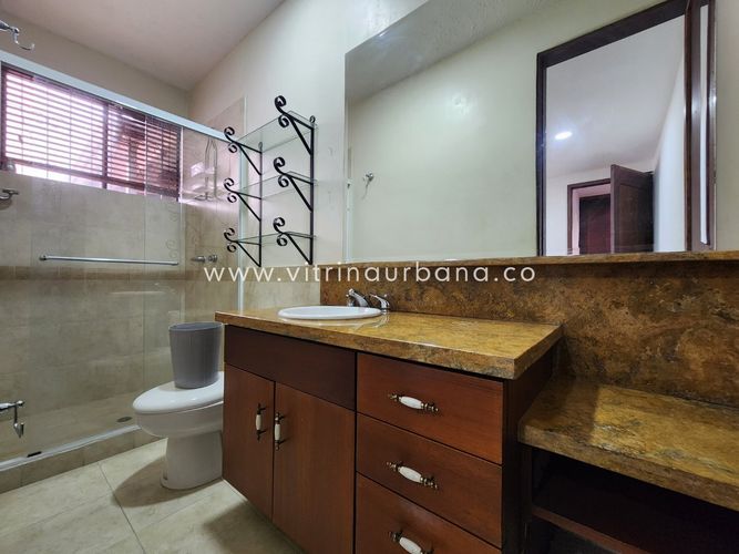 Casa de 6 alcobas en venta en Sotomayor, Bucaramanga, 303 m² · foto 8 de 24