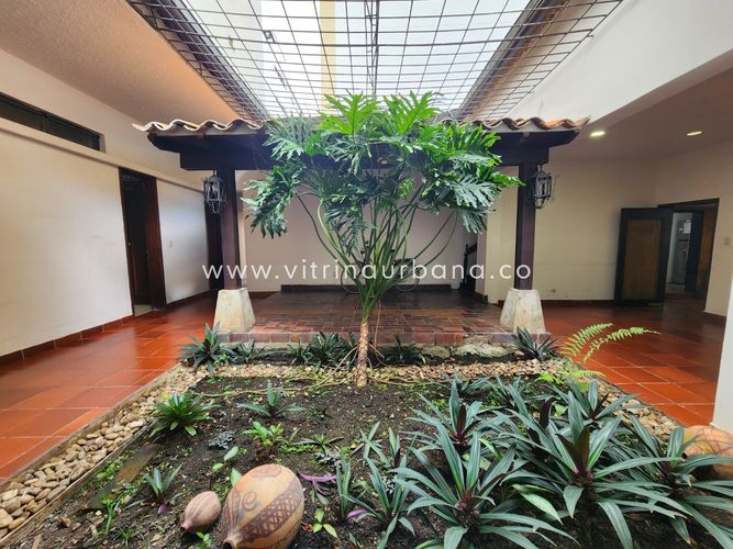 Casa de 6 alcobas en venta en Sotomayor, Bucaramanga, 303 m² · foto 6 de 24
