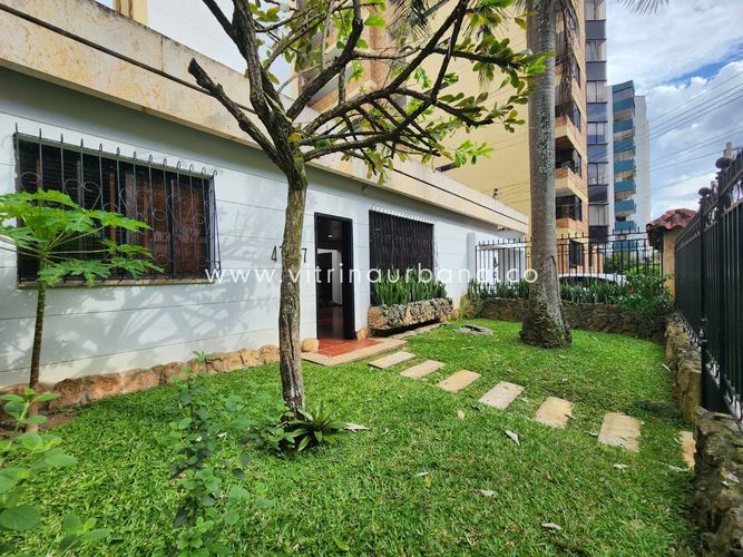 Casa de 6 alcobas en venta en Sotomayor, Bucaramanga, 303 m² · foto 2 de 24