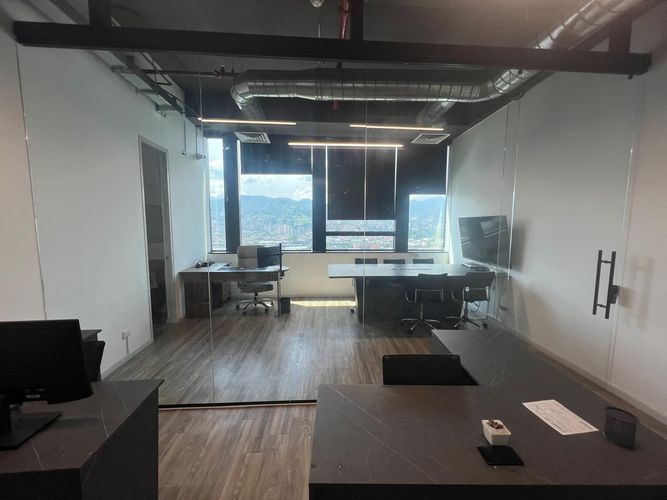 Oficina en arriendo en El Poblado, Medellín, 60 m² · foto 2 de 15