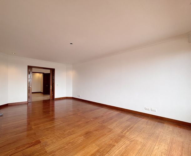 Apartamento de 3 alcobas en arriendo en La Cabrera, Bogotá, 320 m² · foto 4 de 21