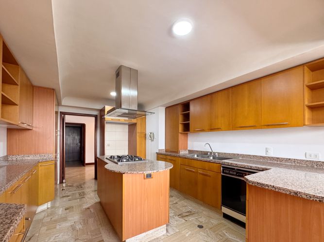 Apartamento de 3 alcobas en arriendo en La Cabrera, Bogotá, 320 m² · foto 5 de 21