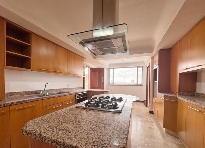 Apartamento de 3 alcobas en arriendo en La Cabrera, Bogotá, 320 m² · foto 6 de 21