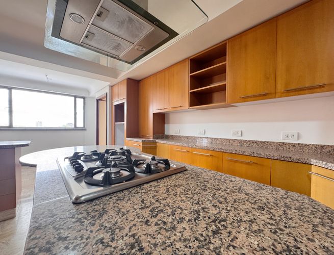 Apartamento de 3 alcobas en arriendo en La Cabrera, Bogotá, 320 m² · foto 7 de 21