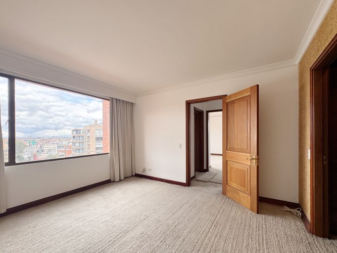 Apartamento de 3 alcobas en arriendo en La Cabrera, Bogotá, 320 m² · foto 15 de 21