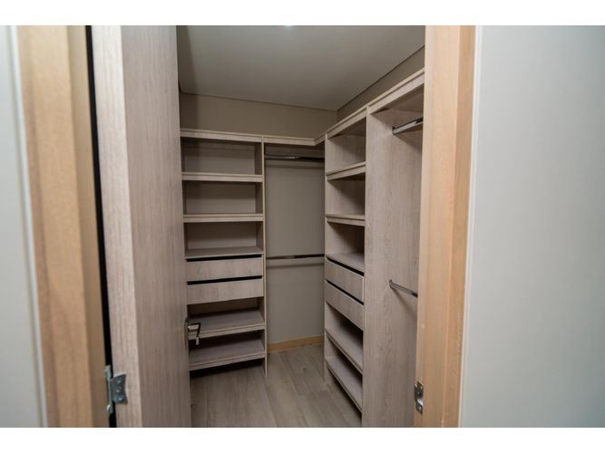 Apartamento en venta en Loma De Las Brujas, Envigado · foto 7 de 9