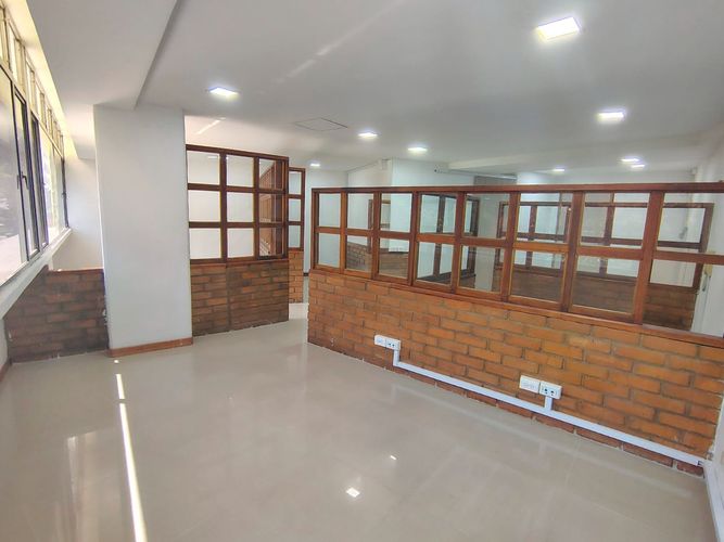 Oficina en arriendo en El Poblado, Medellín, 60 m² · foto 4 de 8