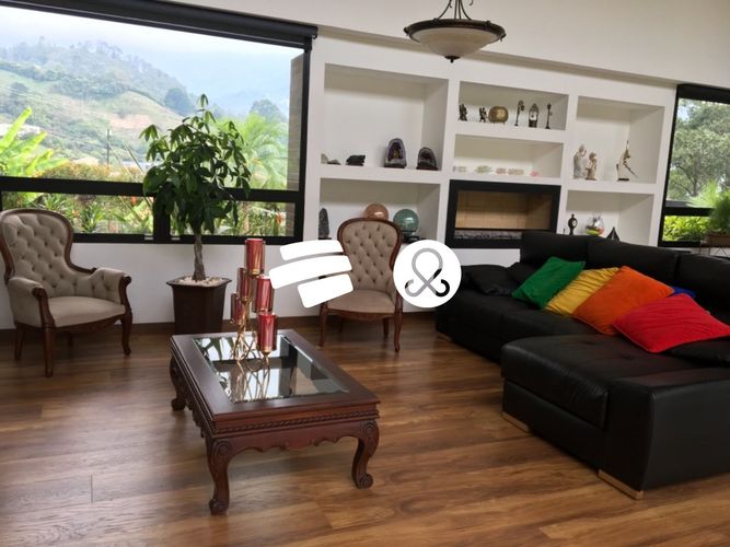 Casa de 3 alcobas en venta en Zona Centro, Envigado, 1707 m² · foto 7 de 24