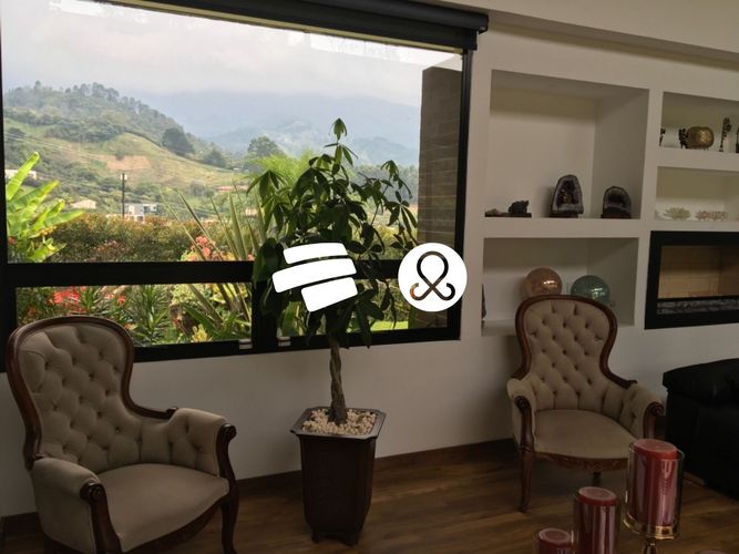 Casa de 3 alcobas en venta en Zona Centro, Envigado, 1707 m² · foto 8 de 24