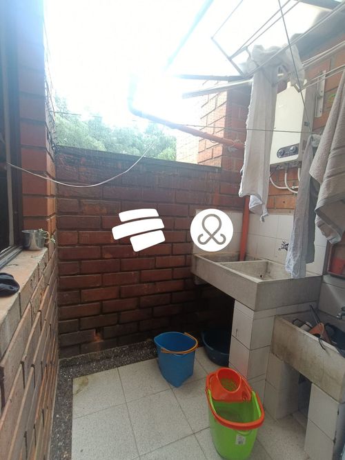 Apartamento de 6 alcobas en venta en Laureles, Medellín, 202 m² · foto 15 de 24