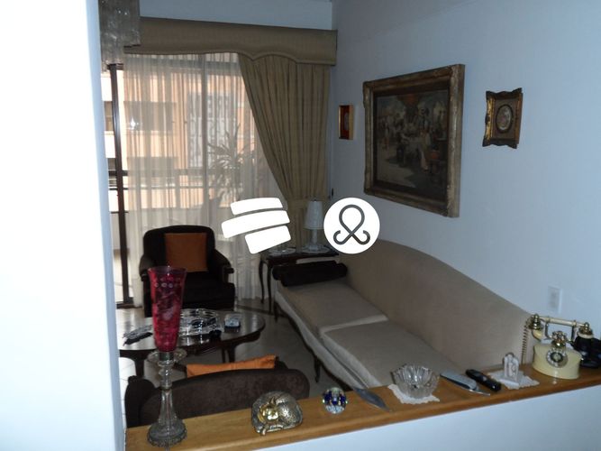 Apartamento de 6 alcobas en venta en Laureles, Medellín, 202 m² · foto 16 de 24