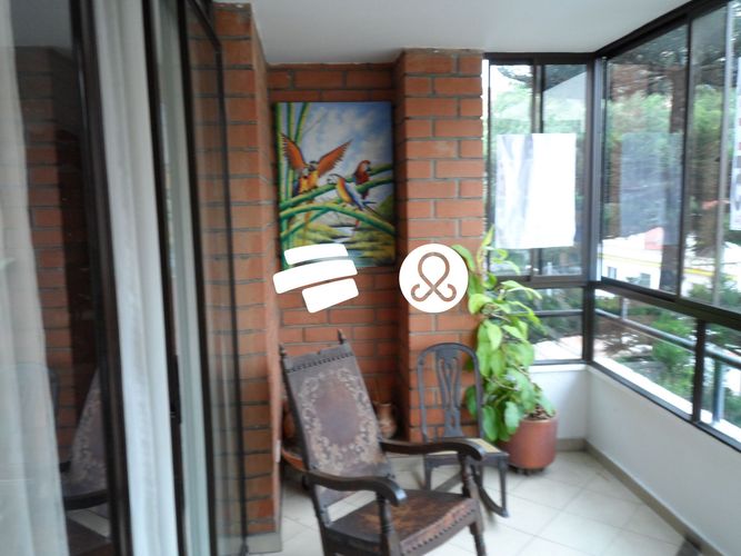 Apartamento de 6 alcobas en venta en Laureles, Medellín, 202 m² · foto 22 de 24