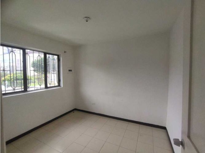 Apartamento de 4 alcobas en venta en La Florida, Bello, 86 m² · foto 4 de 21