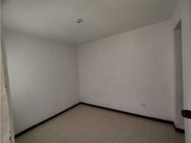 Apartamento de 4 alcobas en venta en La Florida, Bello, 86 m² · foto 9 de 21