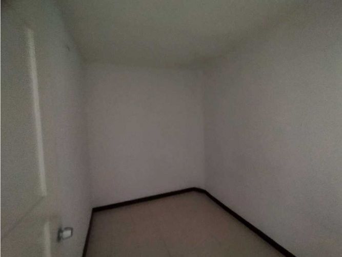 Apartamento de 4 alcobas en venta en La Florida, Bello, 86 m² · foto 18 de 21