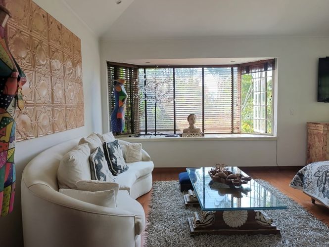 Casa de 4 alcobas en venta en Los Naranjos, Medellín, 1200 m² · foto 4 de 18
