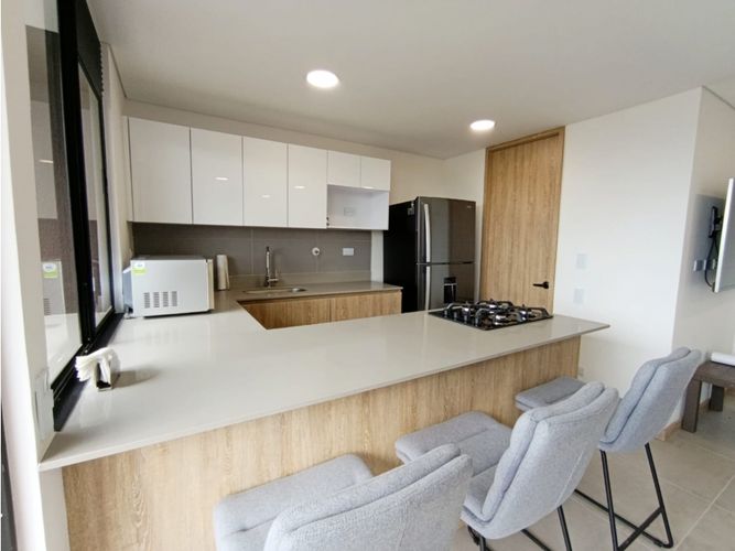 Apartamento de 2 alcobas en venta en Rionegro, 65 m² · foto 2 de 21