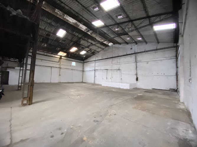 Bodega en arriendo en Ditaires, Itagüí, 710 m² · foto 3 de 16