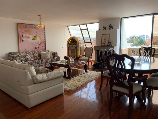 Apartamento de 3 alcobas en venta en Alhambra, Bogotá, 130 m² · foto 2 de 19