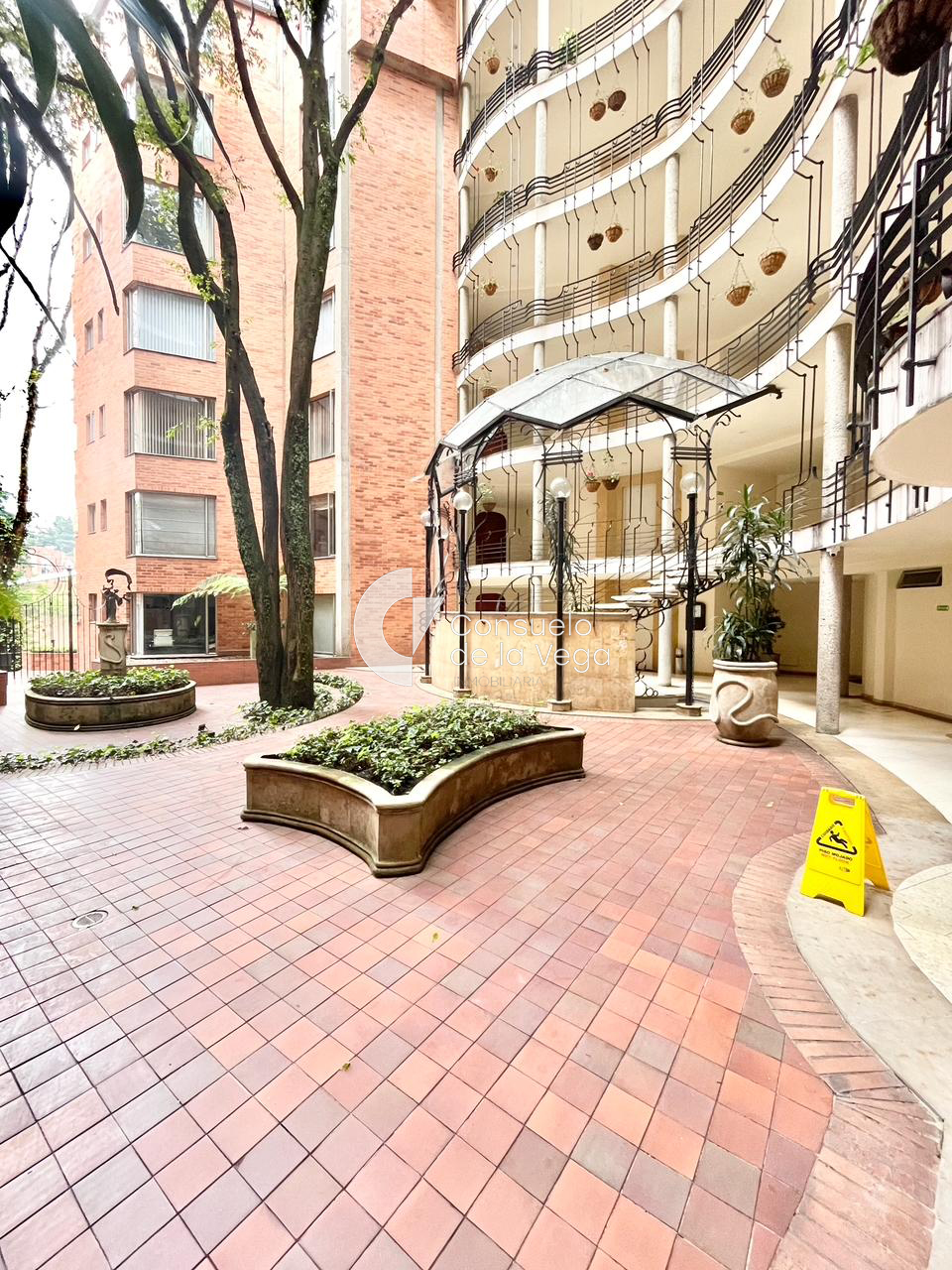 Apartamento en venta en Los Rosales, Bogotá · foto 14 de 14