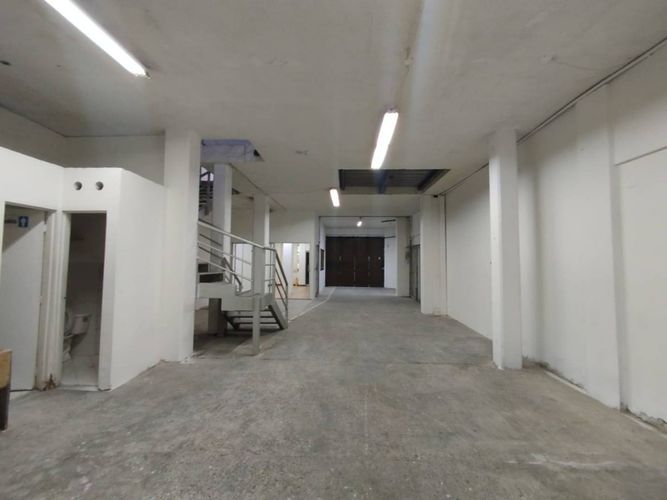 Bodega en arriendo en Colombia, Medellín, 300 m² · foto 2 de 18
