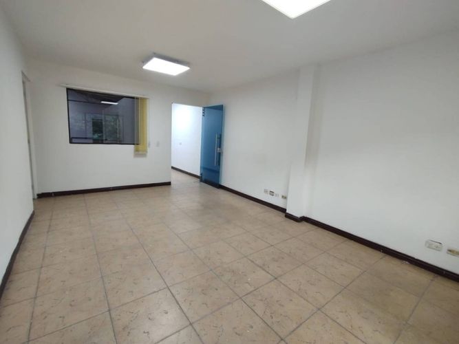 Bodega en arriendo en Colombia, Medellín, 300 m² · foto 8 de 18