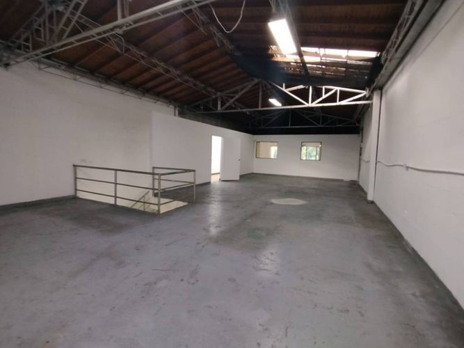 Bodega en arriendo en Colombia, Medellín, 300 m² · foto 17 de 18