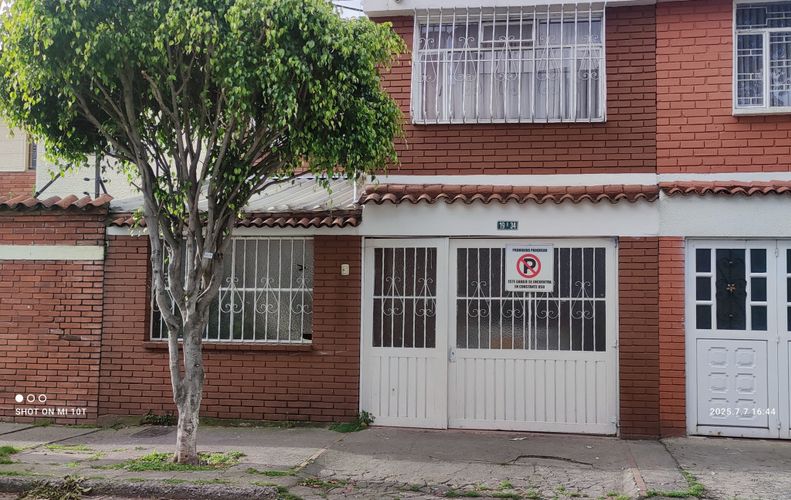 Casa en venta en Las Orquideas, Bogotá · foto 2 de 24