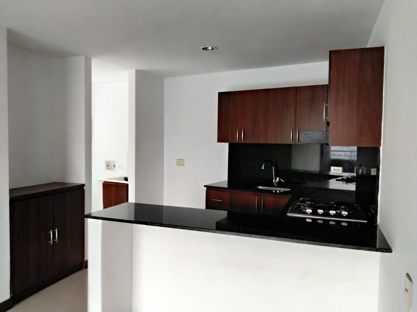 Apartamento en arriendo en El Poblado, Medellín · foto 4 de 19