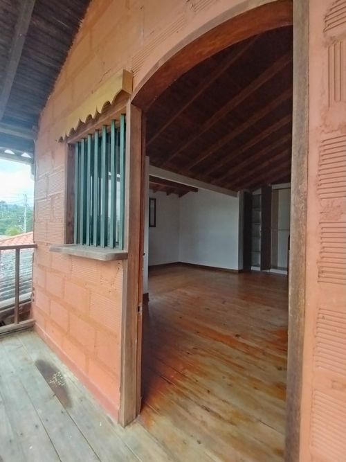 Casa de 3 alcobas en venta en Berracal, Guarne, 460 m² · foto 3 de 24