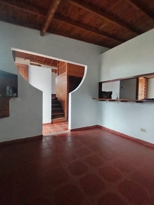 Casa de 3 alcobas en venta en Berracal, Guarne, 460 m² · foto 5 de 24