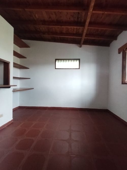 Casa de 3 alcobas en venta en Berracal, Guarne, 460 m² · foto 15 de 24