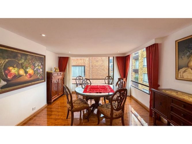 Apartamento de 3 alcobas en venta en La Carolina, Bogotá, 187 m² · foto 3 de 7