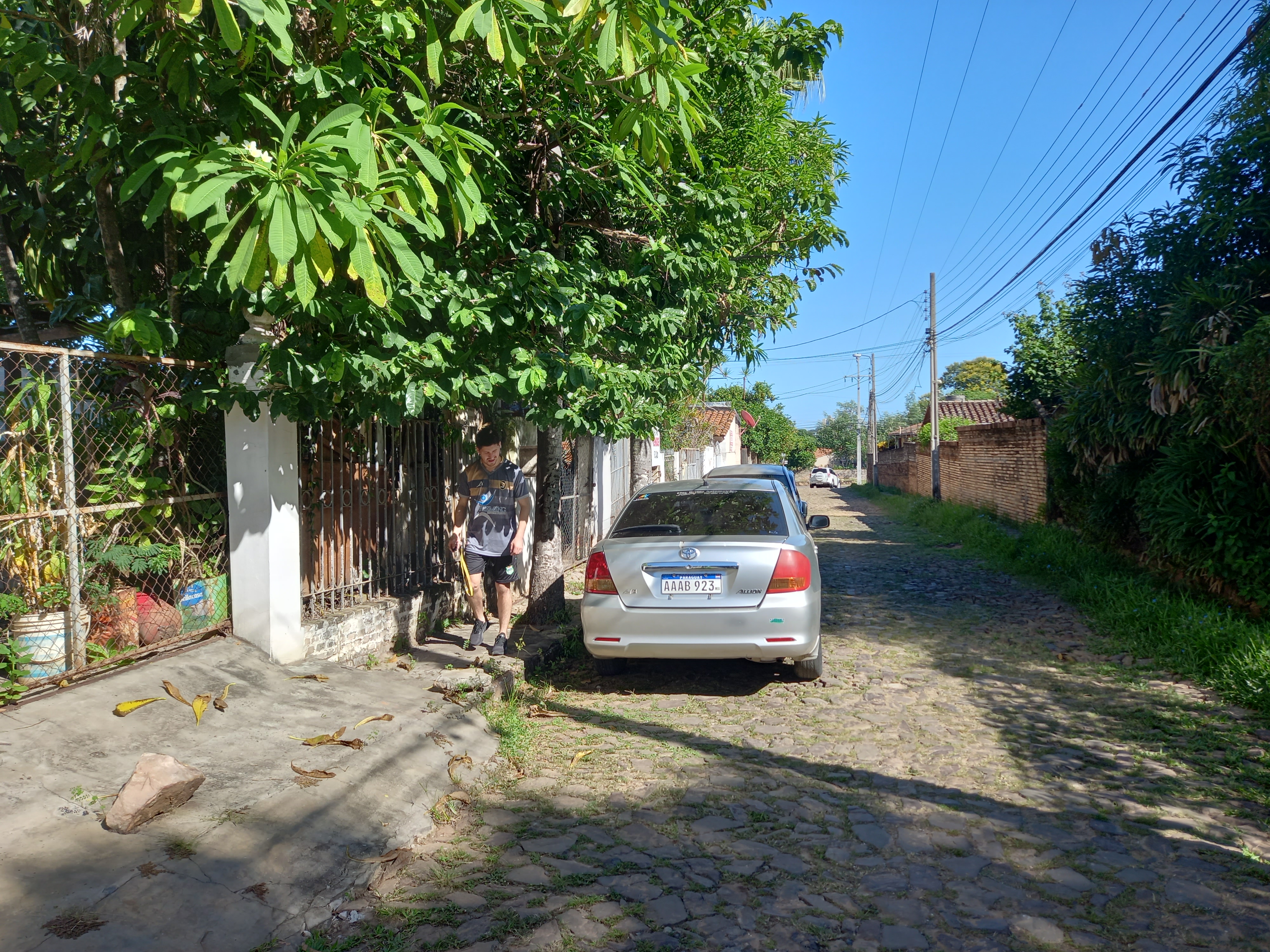 Espectacular terreno de 1.782 m2 en Campo Grande, Luque. Zona Los jardines express. — foto 2