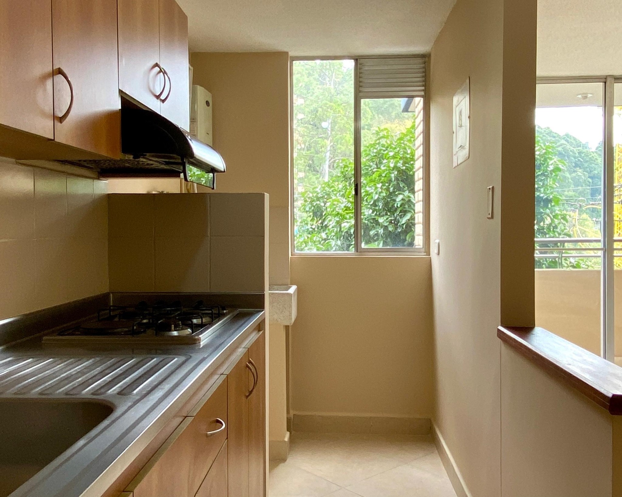 Apartamento en arriendo en El Poblado, Medellín · foto 3 de 13