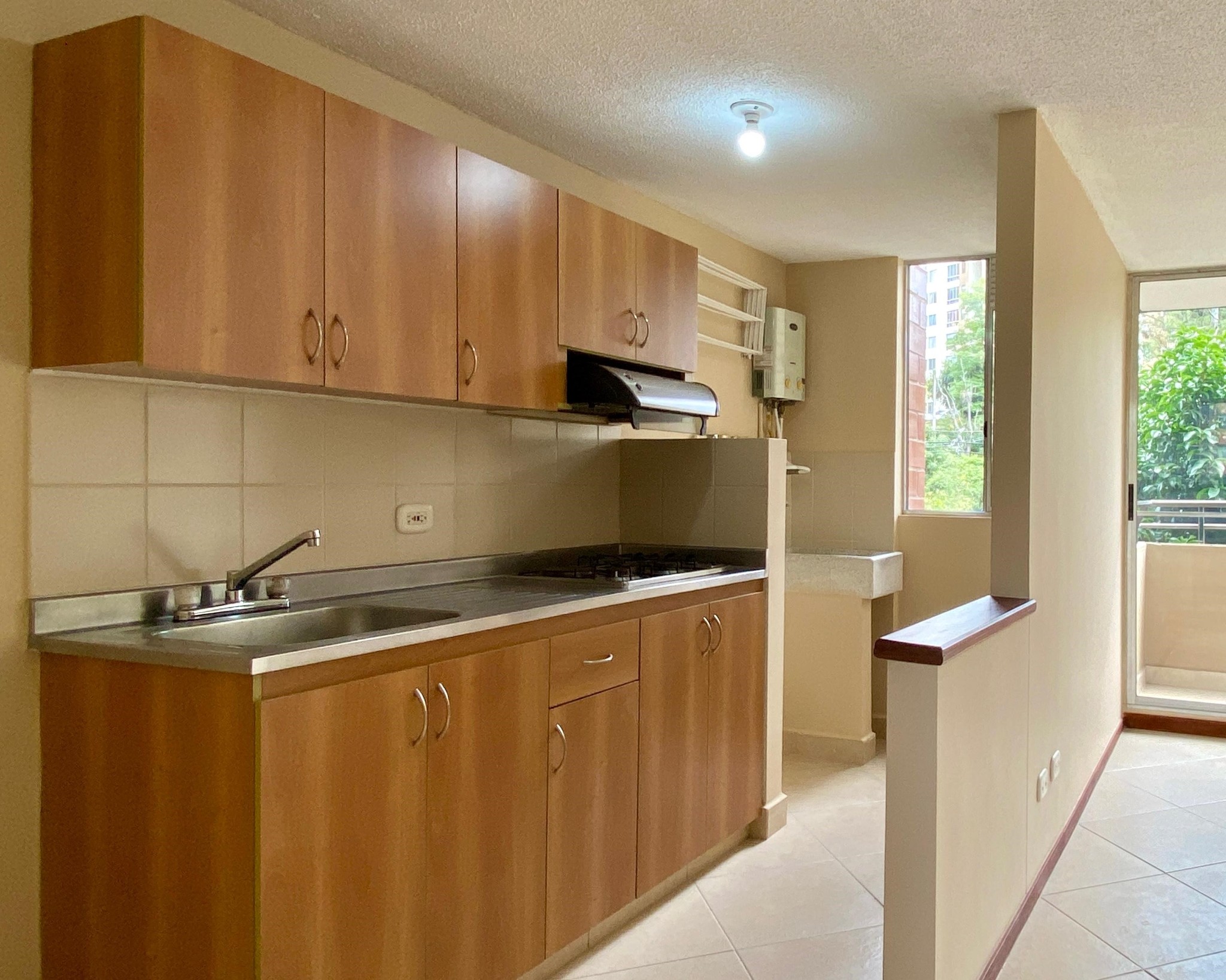 Apartamento en arriendo en El Poblado, Medellín · foto 4 de 13