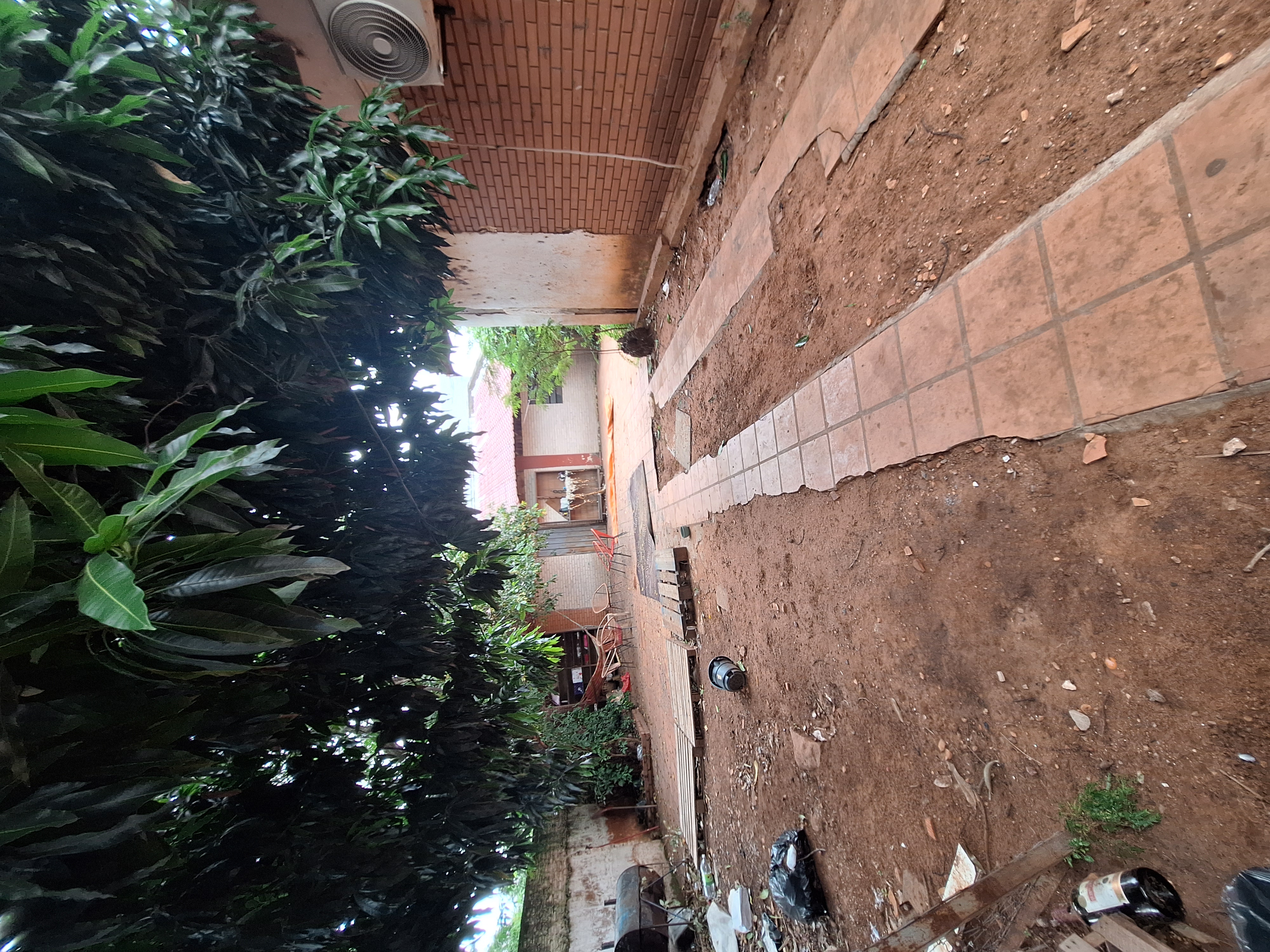 VENDO TERRENO DE 600 M2 SOBRE ASFALTO. CAMPO GRANDE, LUQUE. ZONA TRAUMATOCENTER — foto 2