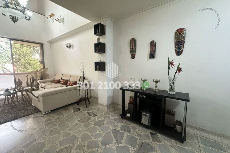 Apartamento de 4 alcobas en arriendo en Laureles, Medellín, 165 m² · foto 3 de 21