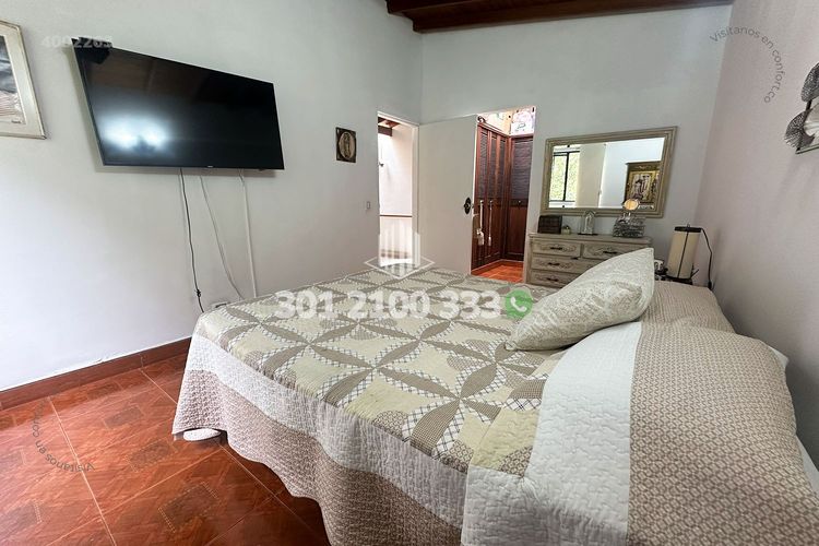 Apartamento de 4 alcobas en arriendo en Laureles, Medellín, 165 m² · foto 16 de 21
