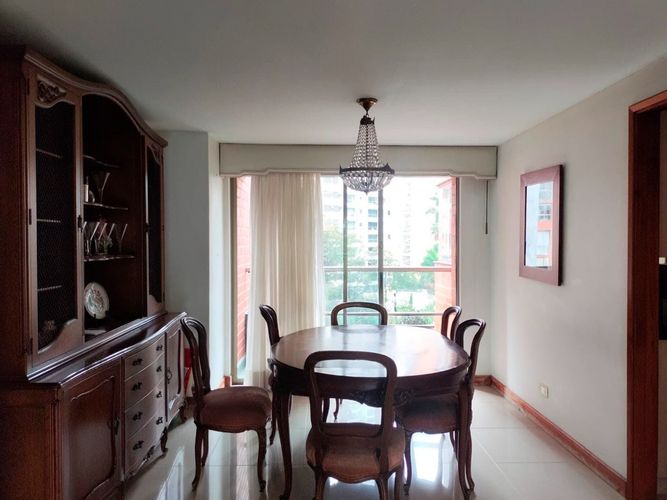 Apartamento de 3 alcobas en venta en El Poblado, Medellín, 173 m² · foto 5 de 15