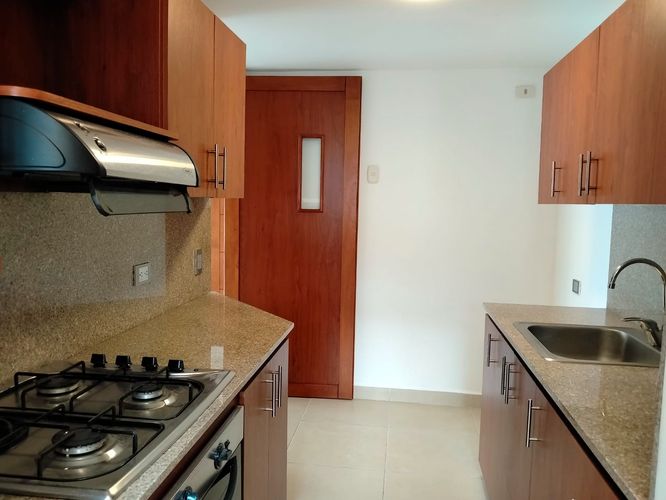 Apartamento de 3 alcobas en venta en El Poblado, Medellín, 95 m² · foto 3 de 19