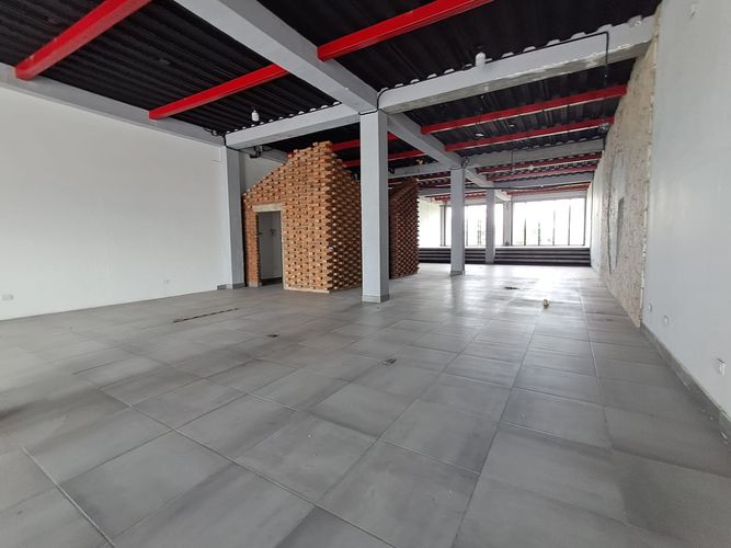Local en arriendo en Catalan, Pereira, 265 m² · foto 3 de 8