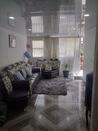 Casa en venta en Villas De Granada, Bogotá · foto 2 de 24