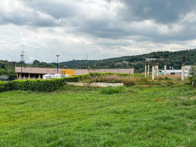 Lote en venta en Pance, Cali, 1434 m² · foto 2 de 9