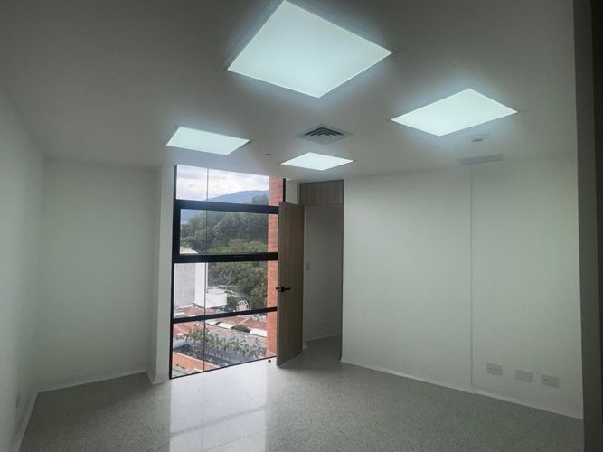 Consultorio en arriendo en El Poblado, Medellín, 38 m² · foto 13 de 13
