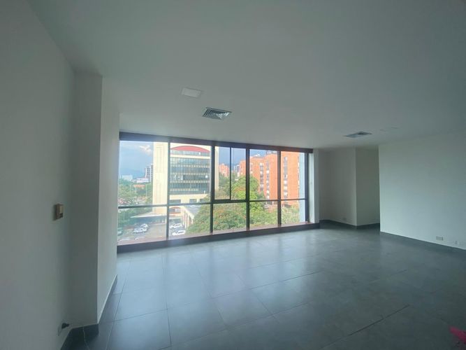 Oficina en venta en Oviedo, Medellín, 40 m² · foto 5 de 5